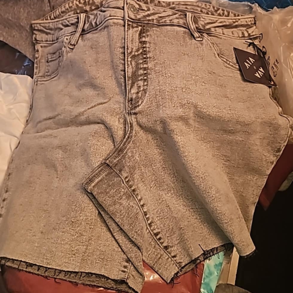 Ava & Viv Gray Jean Shorts